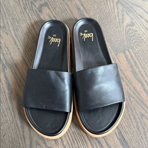 Been Black Leather pelican Slide Sandals 10